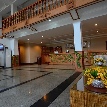 Shwe Hin Tha Hotel Naypyidaw Exterior photo